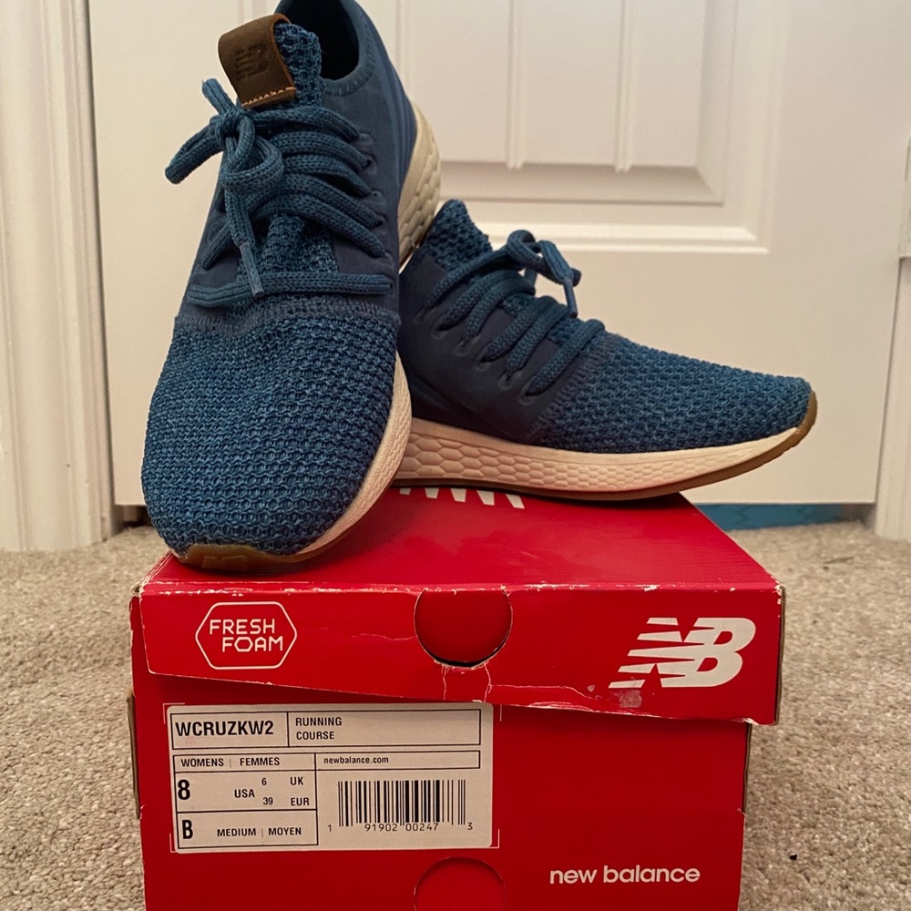 New Balance tennis shoes